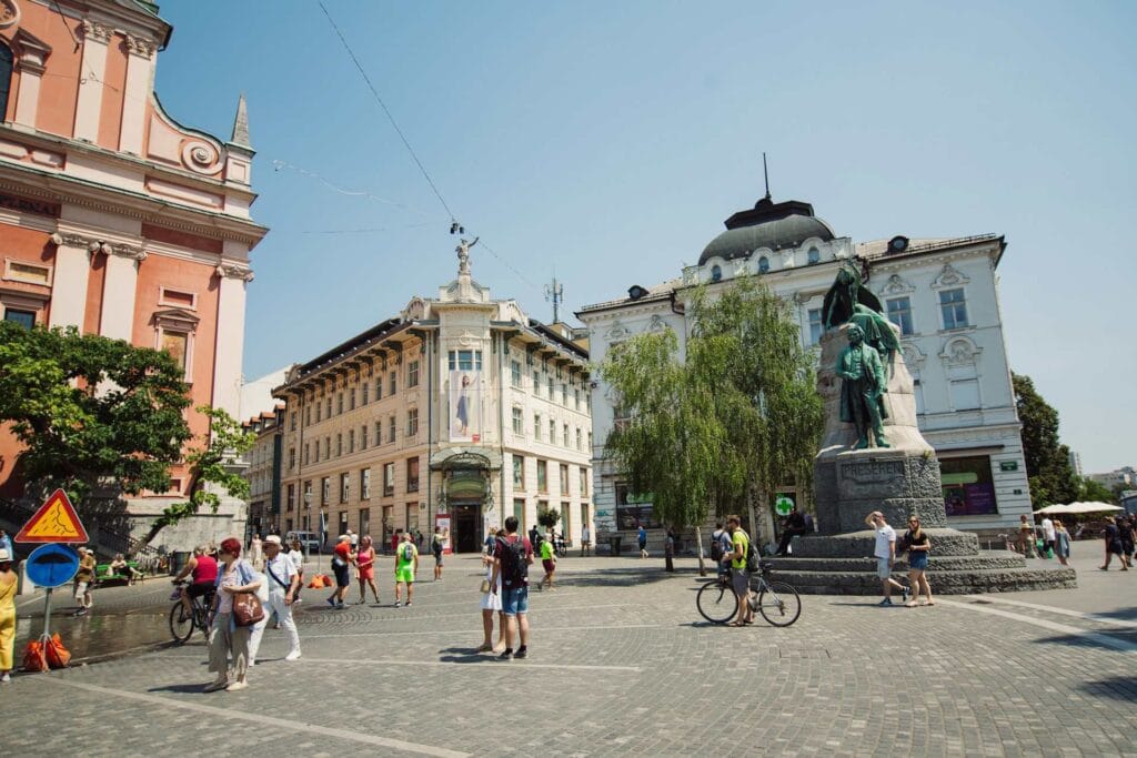 ljubljana-people-janesca-unsplash-1920x1280